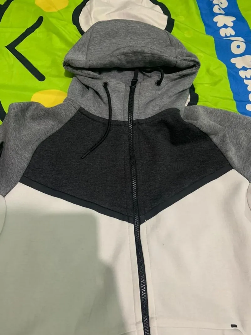 Nike Streetwear Sportswear Windbreaker Pria white black photo 1