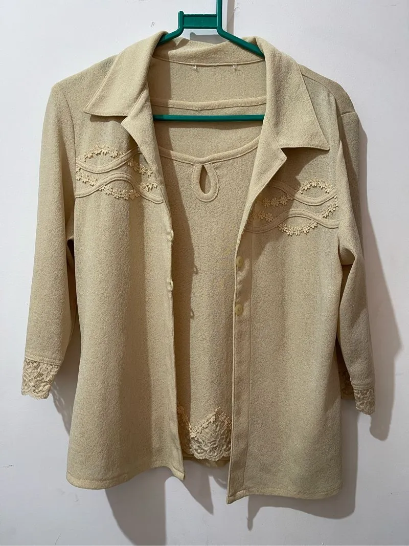 Casual Blouse Wanita cream photo 1