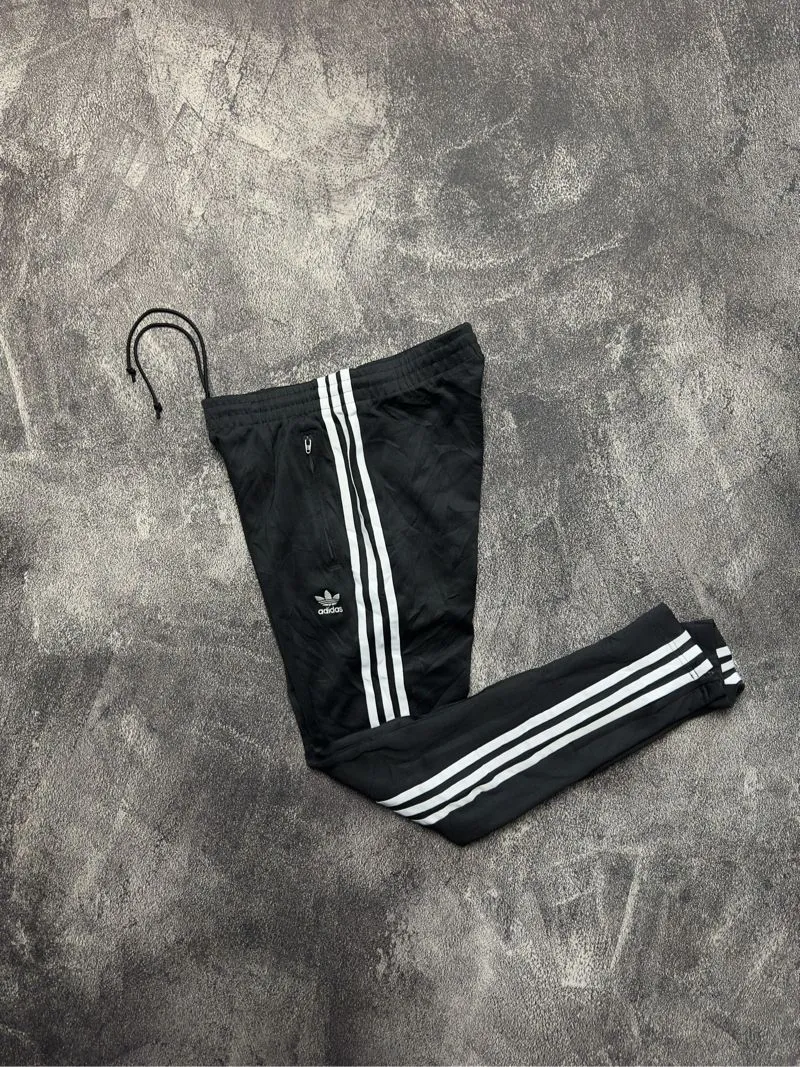 Adidas Sportswear Sweatpants & Joggers Pria black photo 1