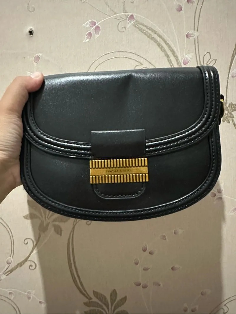 Charles and Keith Casual Hobo bag Wanita black photo 1
