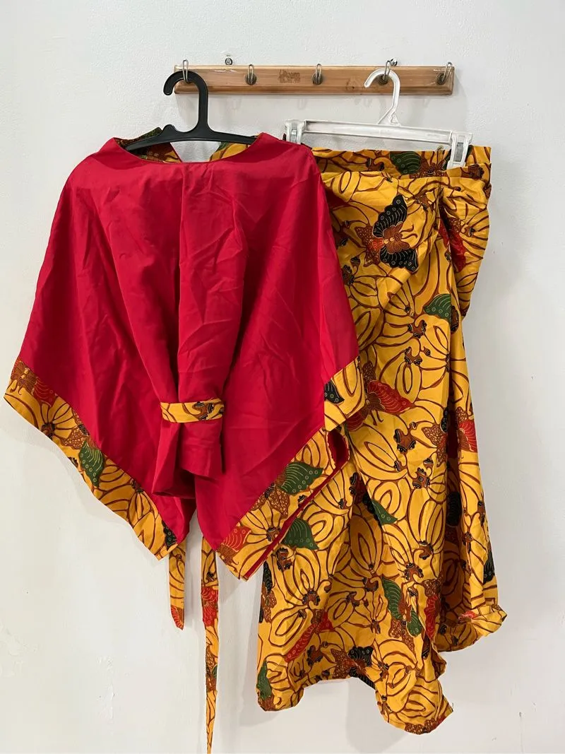 Pakaian adat Pakaian Nasional Wanita red photo 1