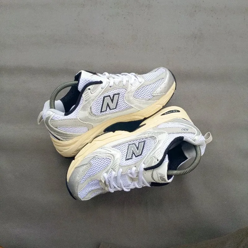 New Balance Casual Sneakers Wanita white photo 1