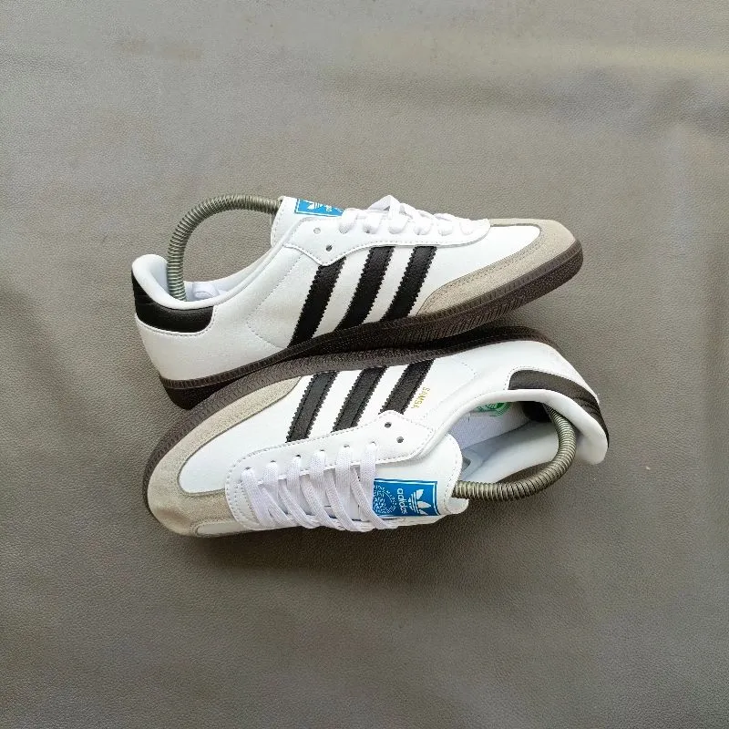 Adidas Casual Sneakers Pria white black photo 1