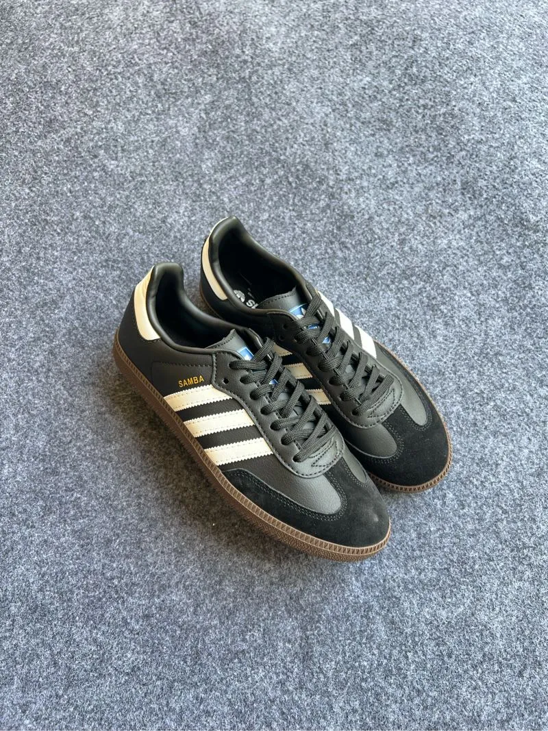 Adidas Streetwear Skater Sneakers Pria white black photo 1