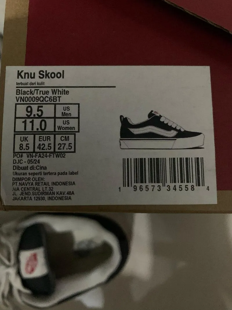 VANS Streetwear Y2K Sneakers Pria white black photo 1