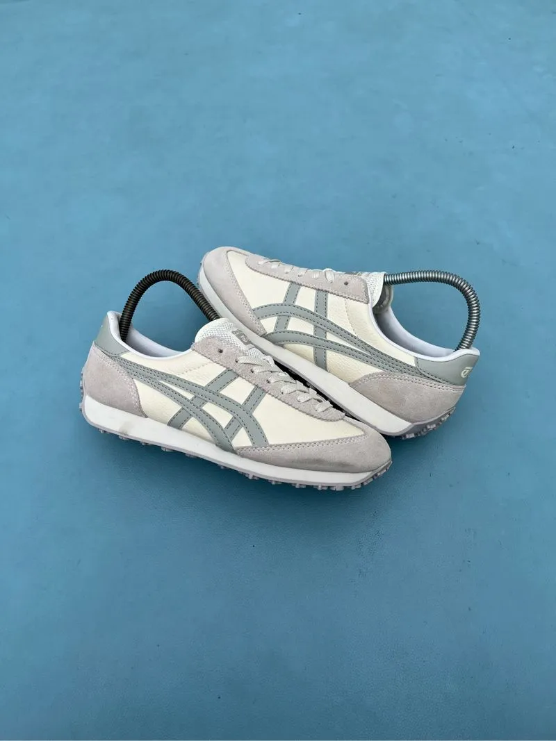 Onitsuka Tiger Casual Sneakers Wanita khaki cream photo 1