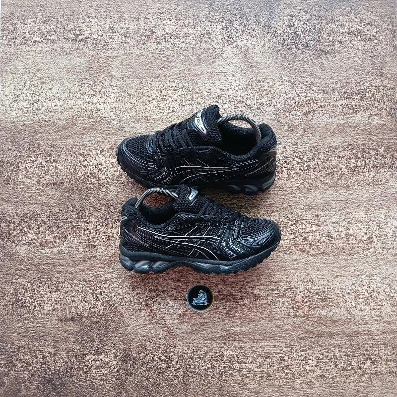Asics Casual Sneakers Pria black photo 1