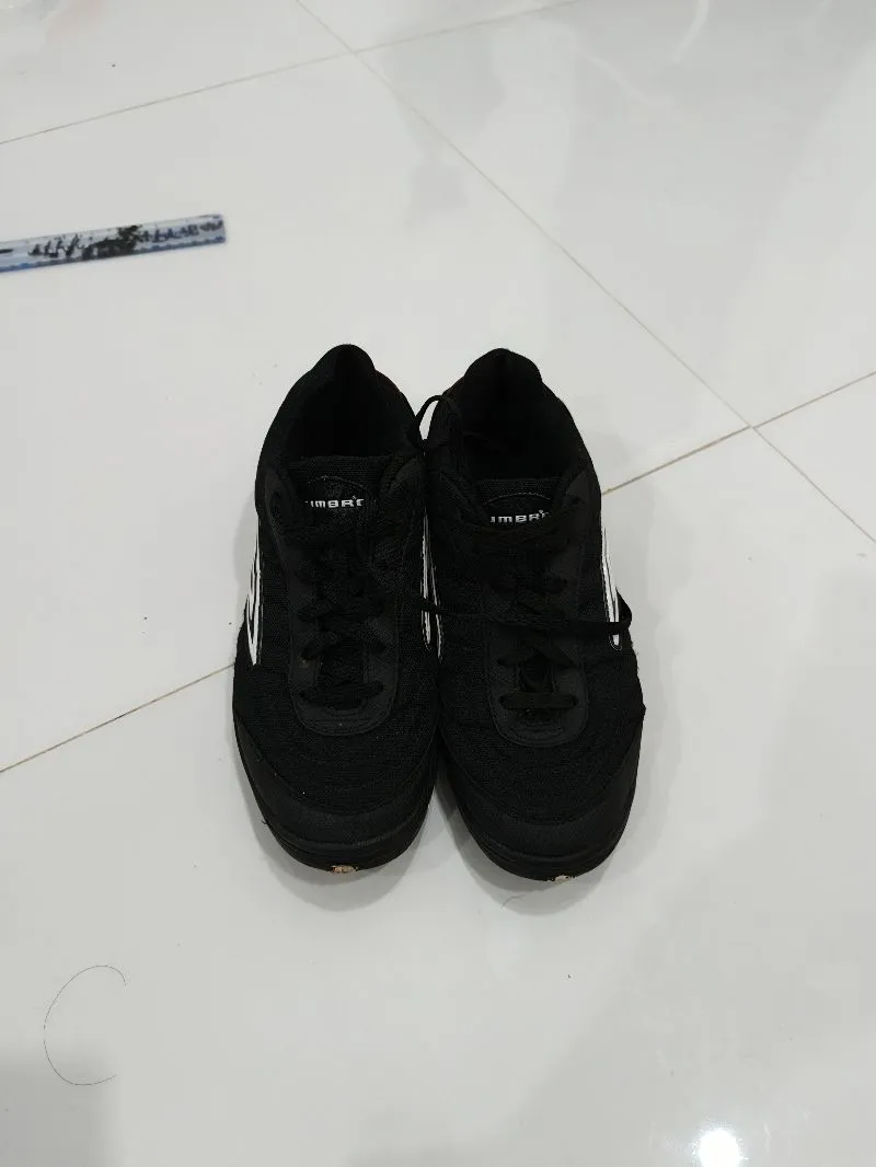 Umbro Sportswear Sneakers Pria white black photo 1