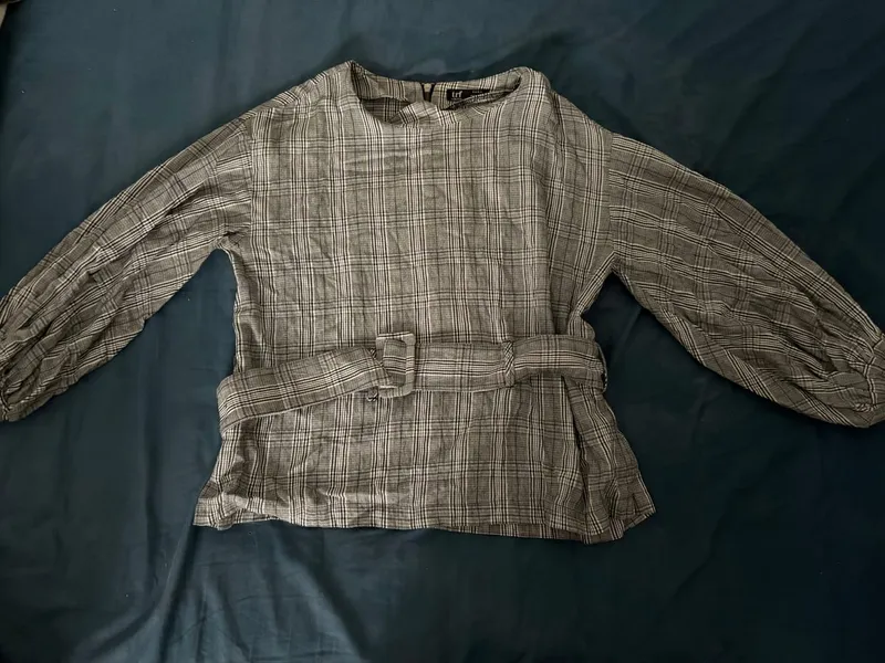 ZARA Minimalist Blouse Wanita gray photo 1