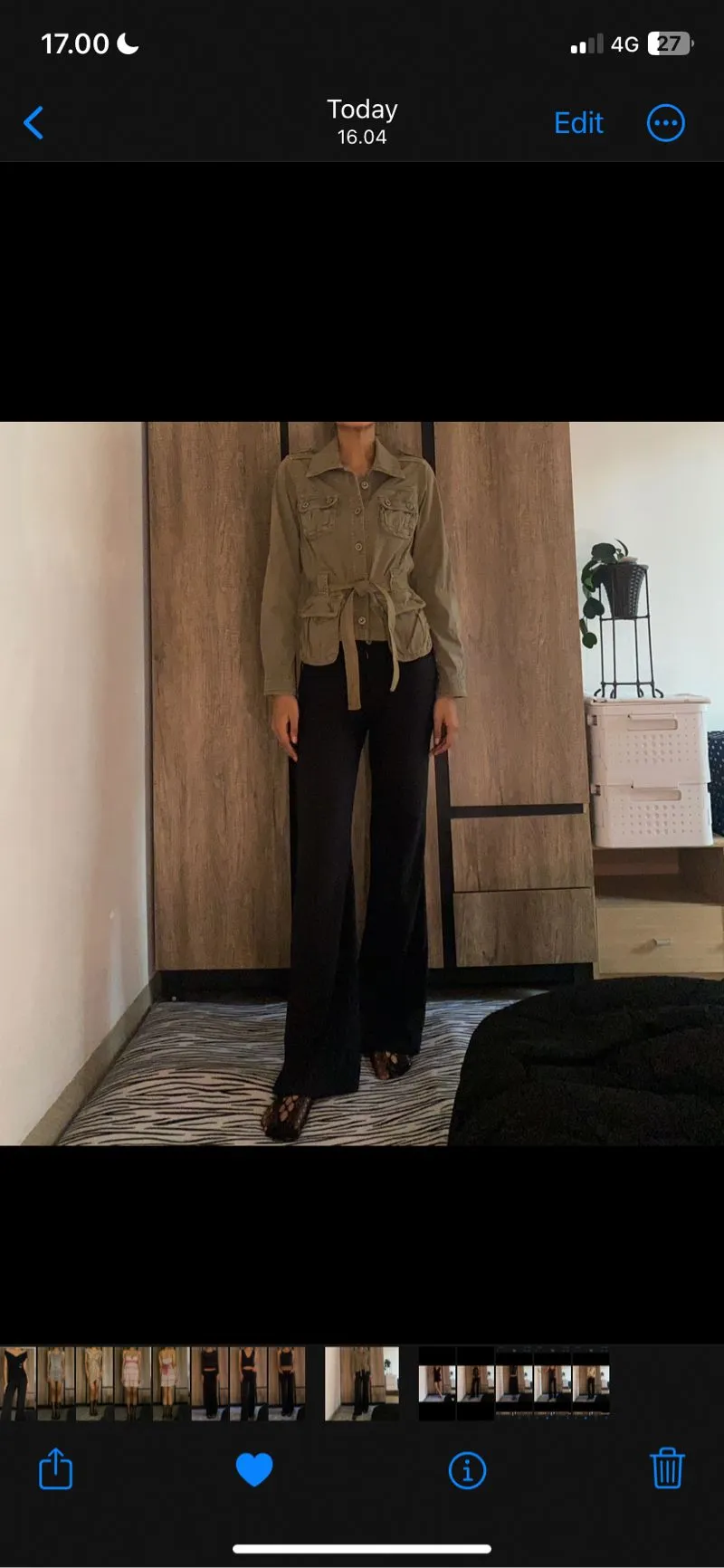Guess Minimalist Casual Wanita multicolor photo 1