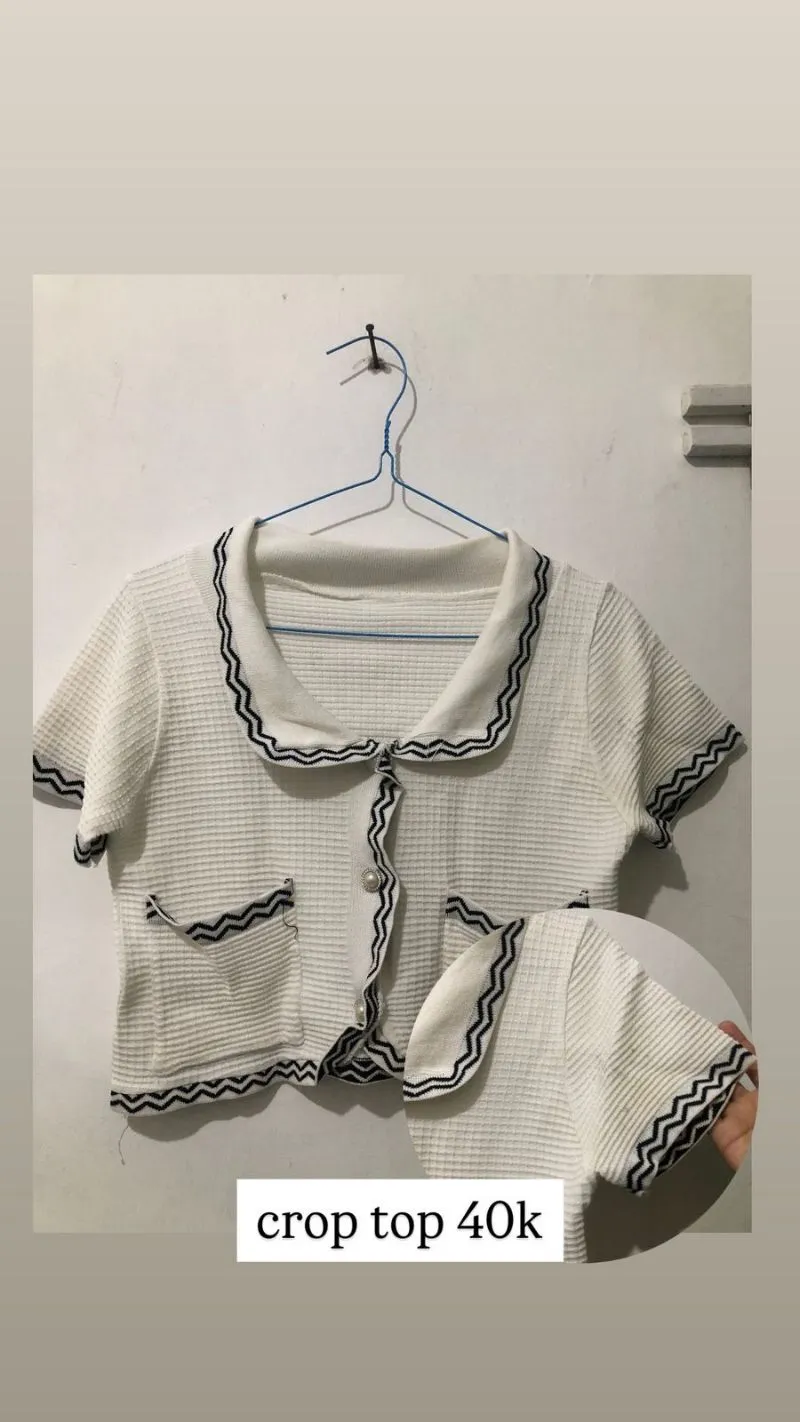 Minimalist Crop top Wanita white photo 1