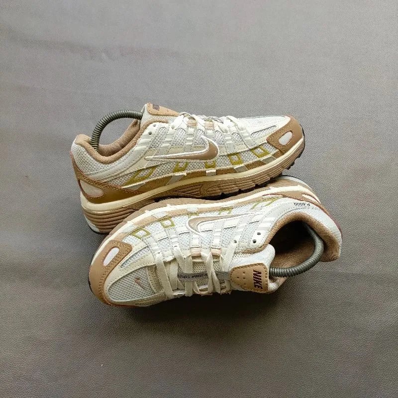 Nike Sportswear Sneakers Wanita white brown photo 1