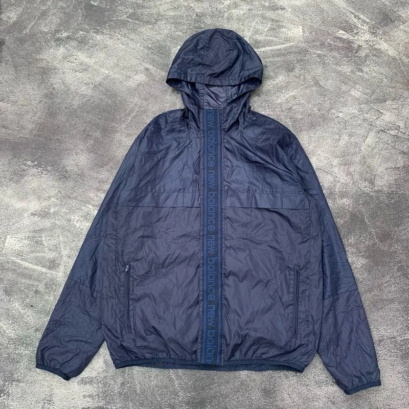 New Balance Sportswear Windbreaker Pria navy photo 1