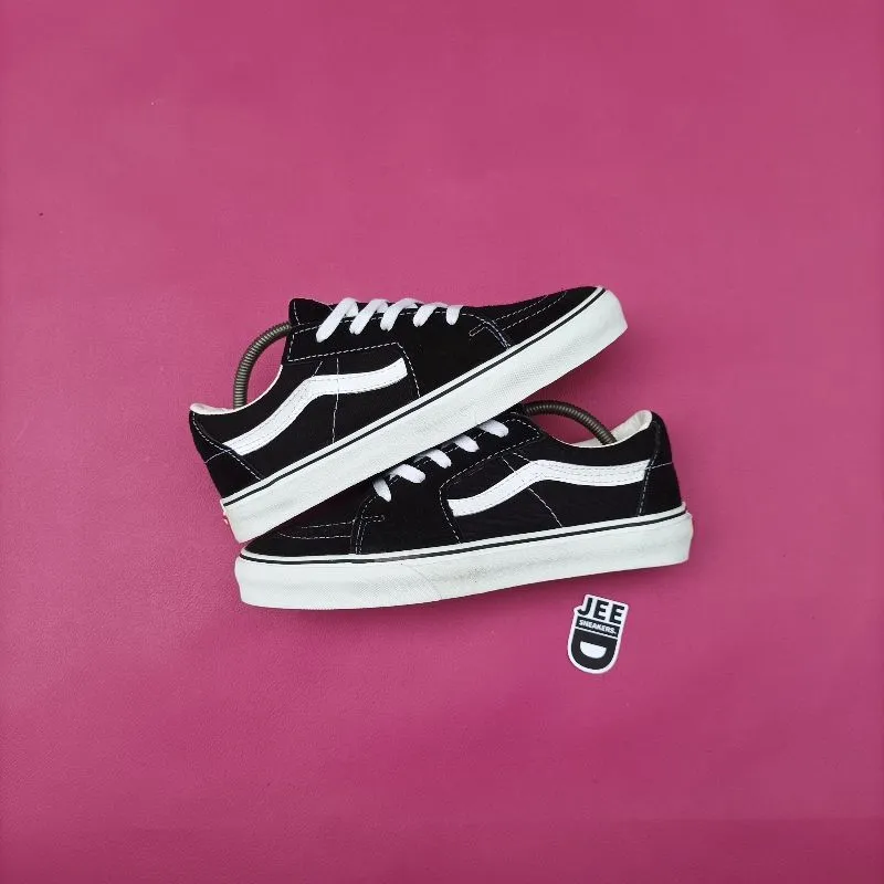 VANS Streetwear Casual Sneakers Pria white black photo 1