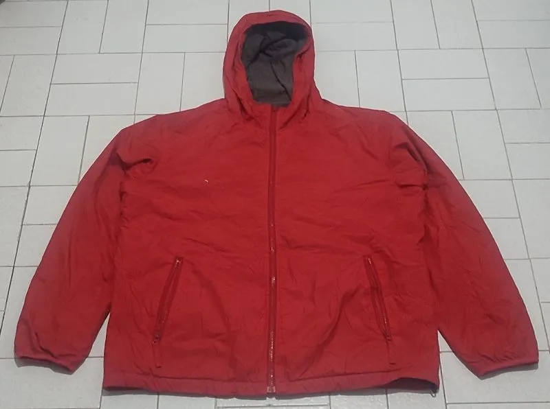 Jaket Sport Lightweight Uniqlo Reversible Merah Abu photo 1