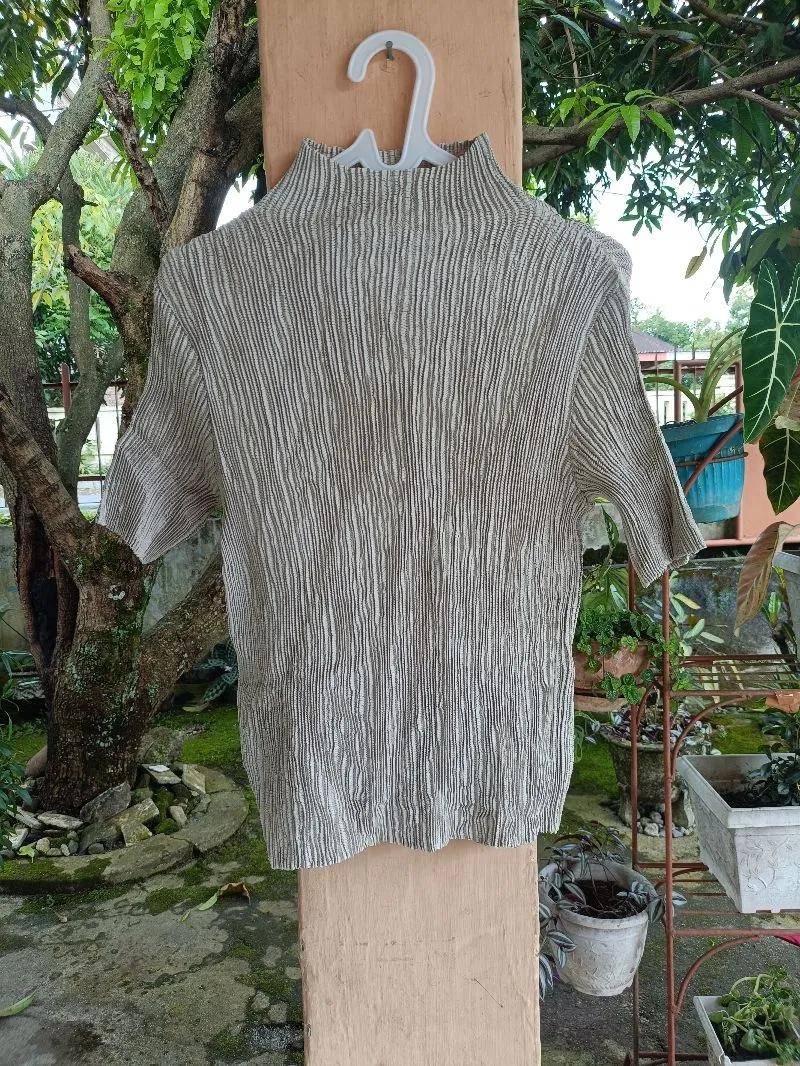 Luxury T-shirt Wanita tan  photo 1