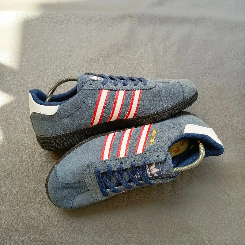Adidas Casual Sneakers Pria navy photo 1