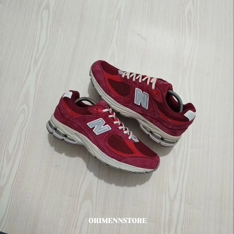 New Balance Casual Sneakers Pria red photo 1