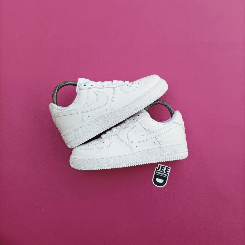 Nike Streetwear Casual Sneakers Wanita white photo 1