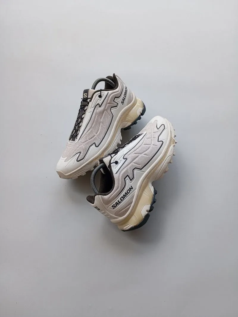 Salomon Gorpcore Sneakers Pria cream photo 1