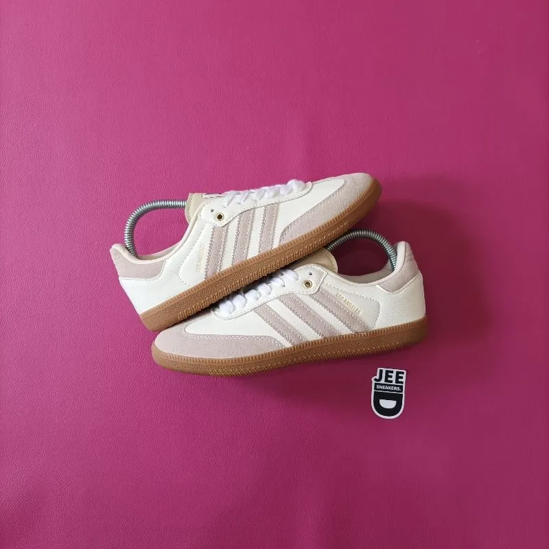 Adidas Streetwear Casual Sneakers Wanita white tan photo 1