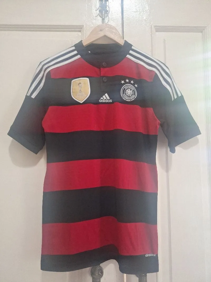 Adidas Sportswear Jersey Pria red photo 1