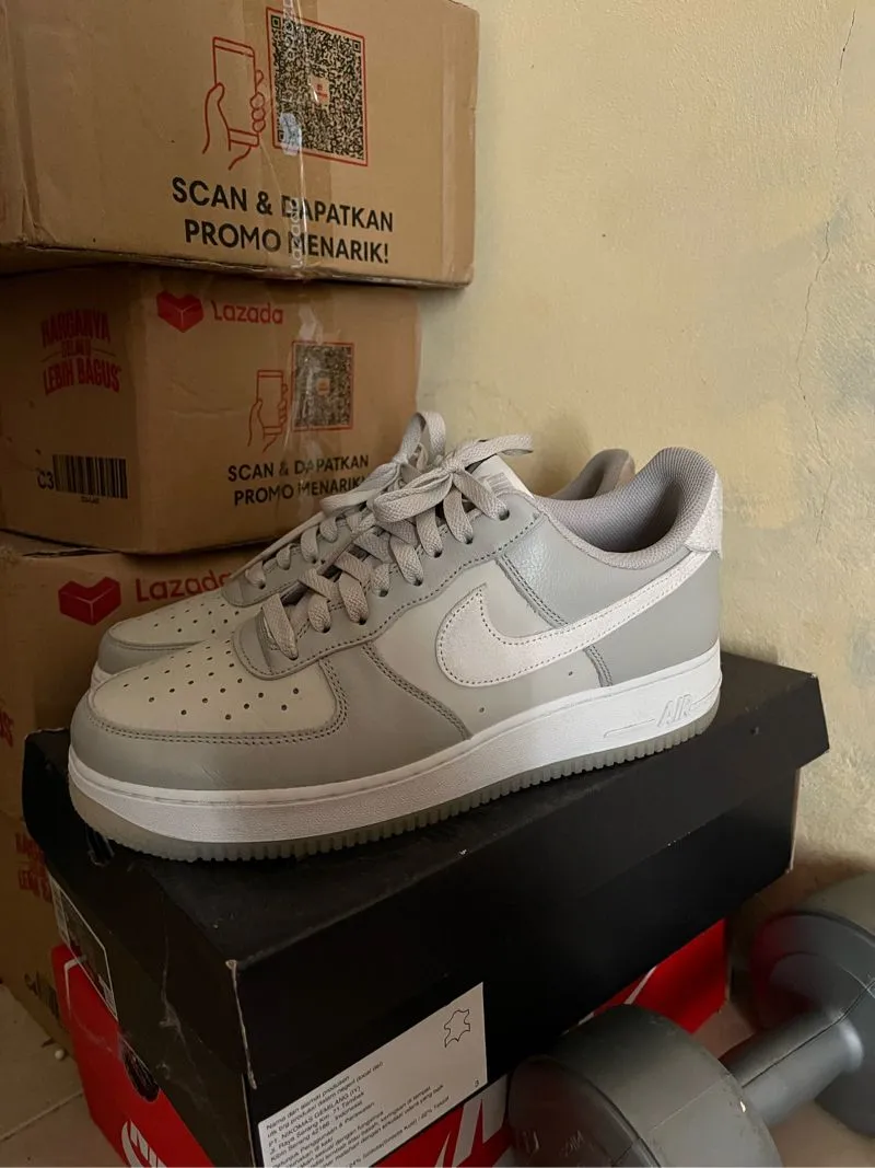 Nike Casual Sneakers Pria white gray photo 1