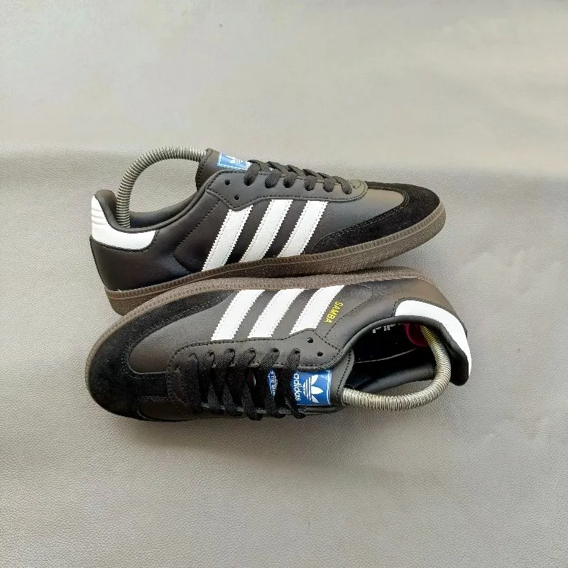 Adidas Casual Sneakers Pria white black photo 1