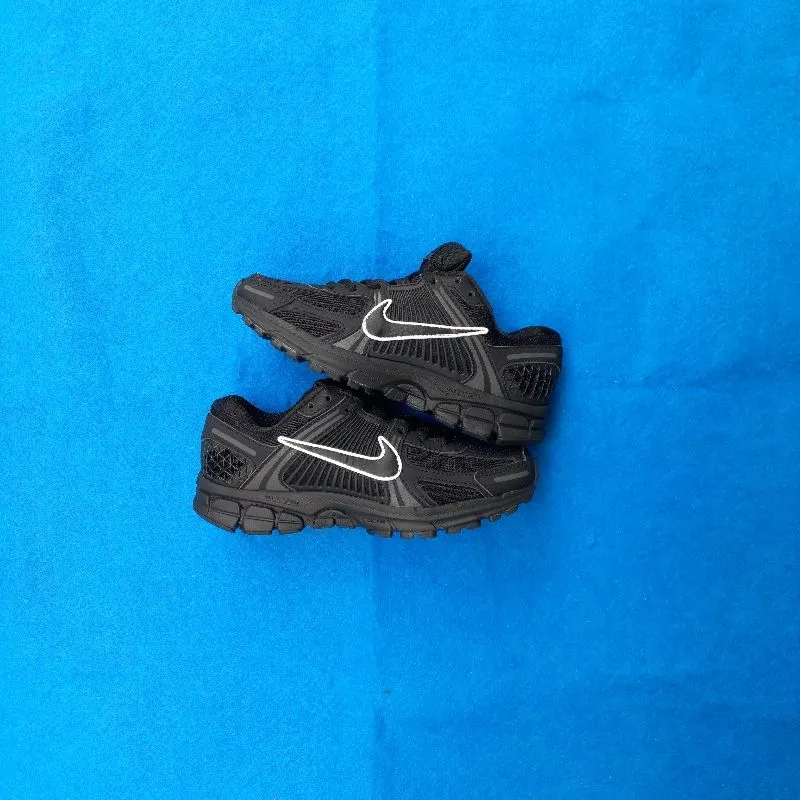 Nike Streetwear Sportswear Casual shoe Pria white black photo 1