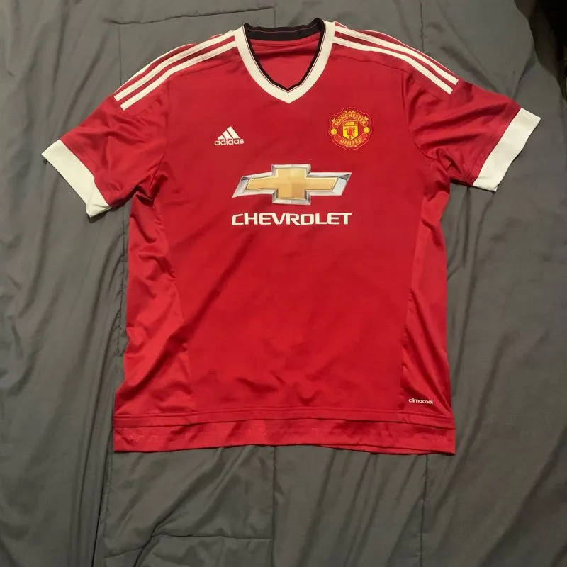 Adidas Streetwear Sportswear Jersey Pria red photo 1