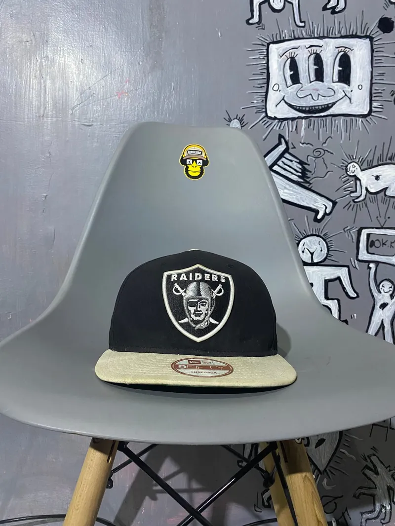 New Era Vintage Streetwear Hat Pria white black photo 1