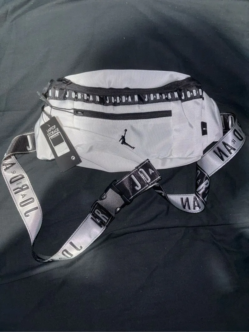 Nike Air Jordan Streetwear Bag Pria white photo 1