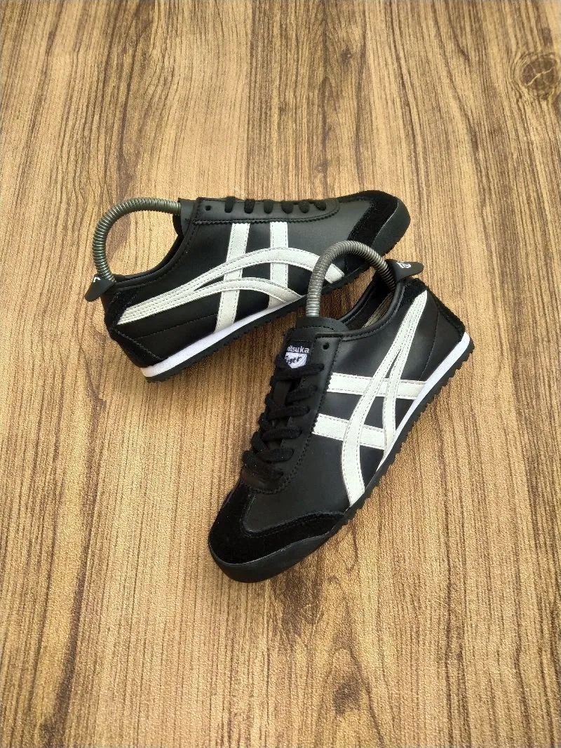 Onitsuka Tiger Casual Sneakers Wanita white black photo 1