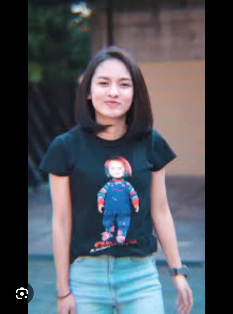 Uniqlo Y2K T-shirt Wanita black photo 1