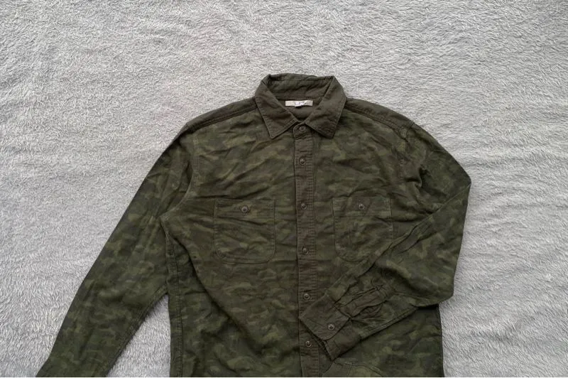 Uniqlo Vintage Y2K Casual shirt Pria green black photo 1