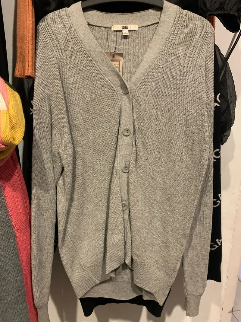 Uniqlo Casual Cardigan Wanita gray photo 1
