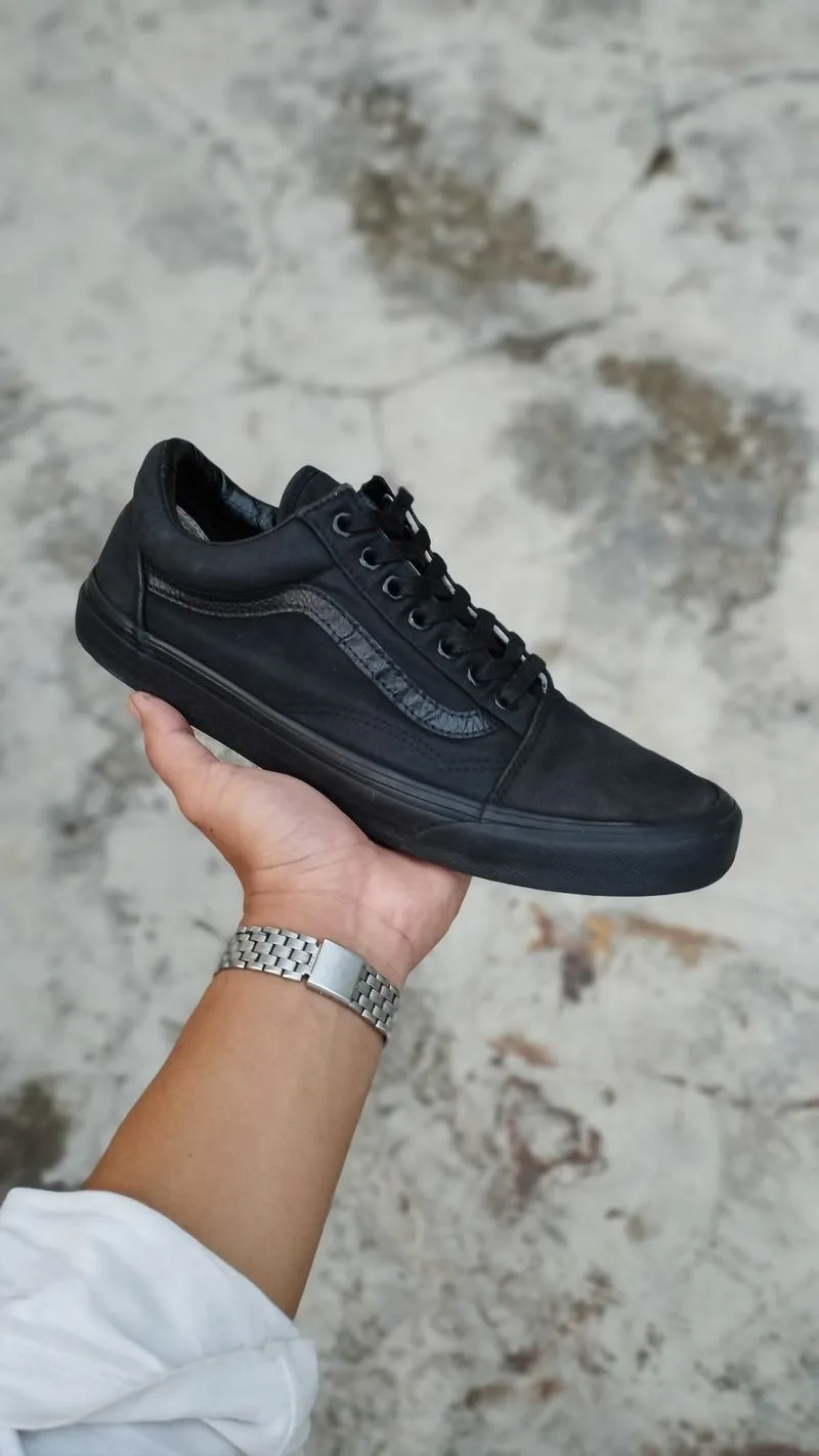Vans Streetwear Y2K Sneakers Pria black photo 1