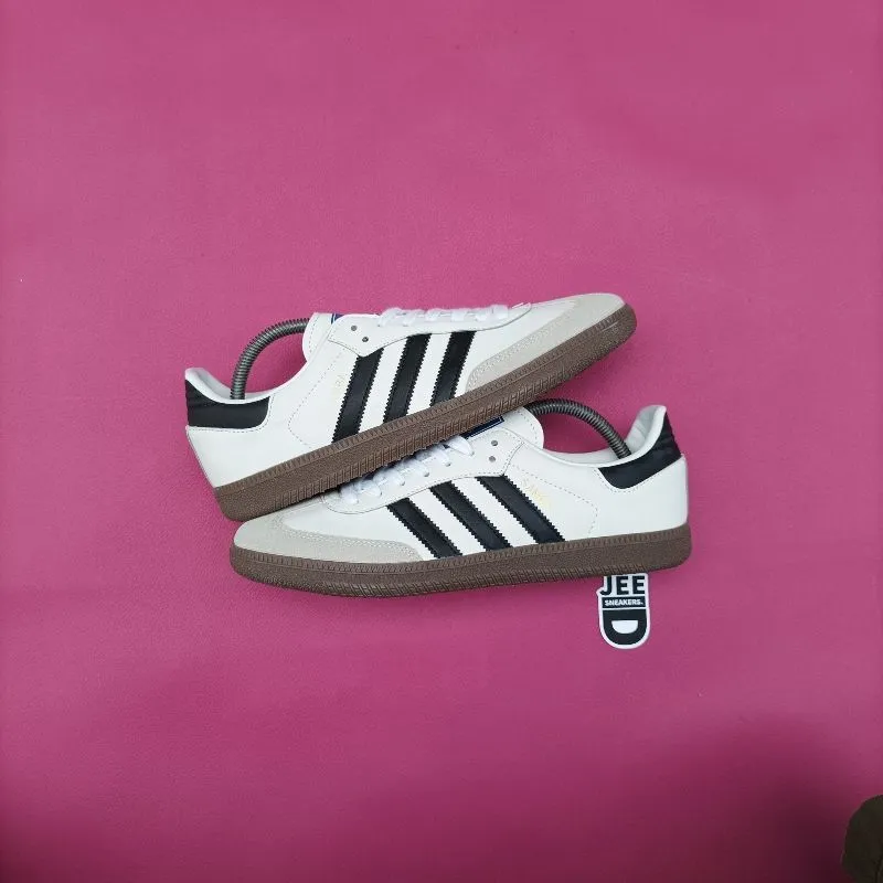Adidas Streetwear Casual Sneakers Pria white black photo 1