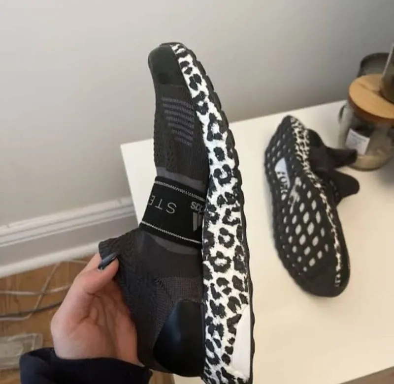 Adidas Casual Sneakers Wanita white black original  photo 1