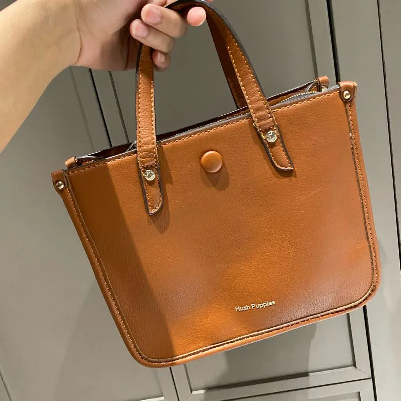 Hush Puppies Minimalist Casual Crossbody Bag Wanita brown photo 1