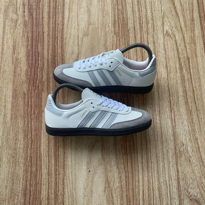Adidas Casual Sneakers Wanita white gray photo 1