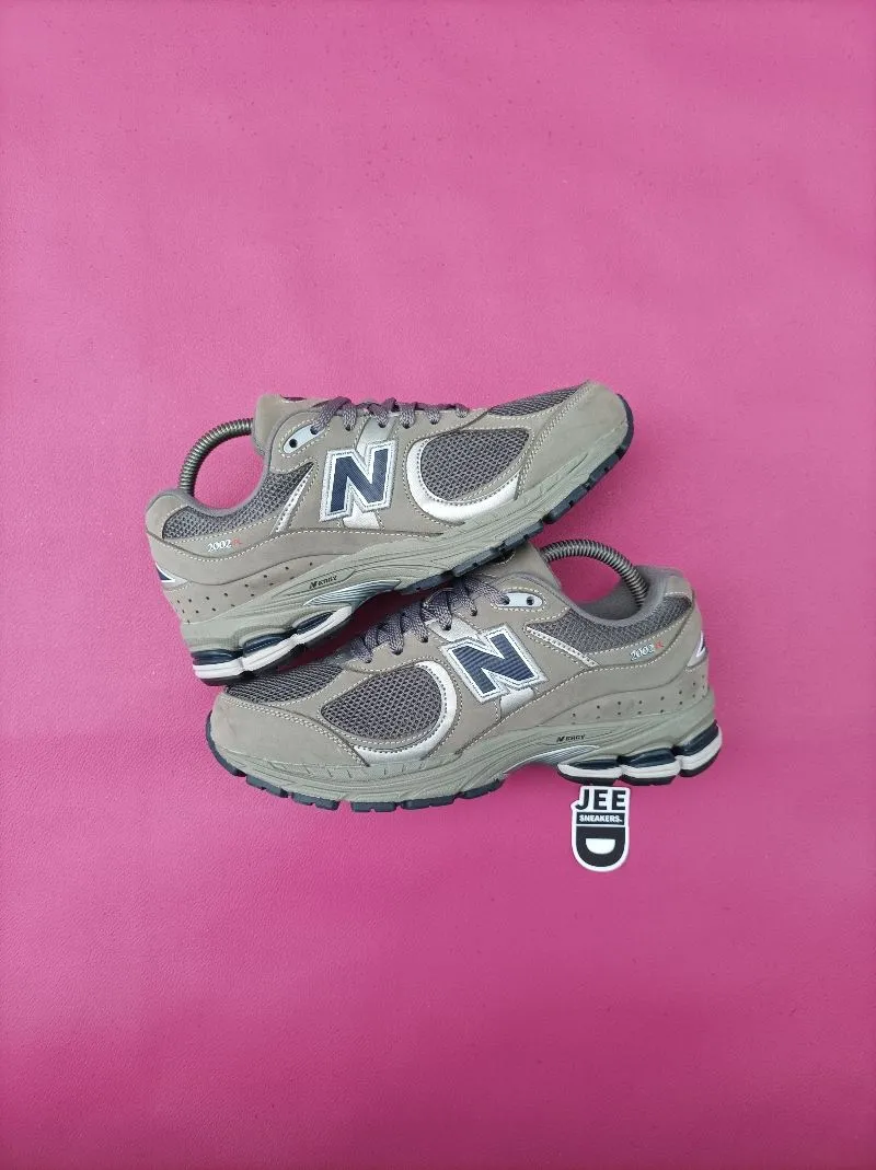New Balance Streetwear Casual Sneakers Pria gray photo 1
