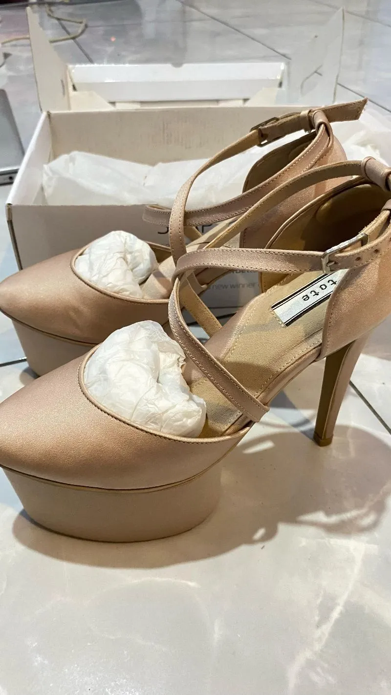 Avant Garde Heels Wanita tan photo 1