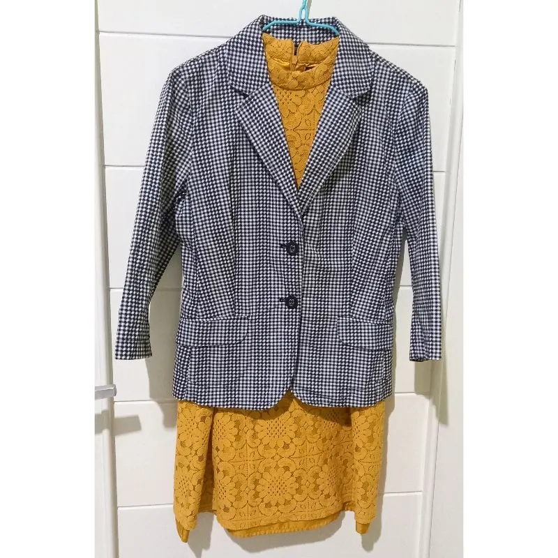 Minimalist Casual Blazer Wanita white black photo 1