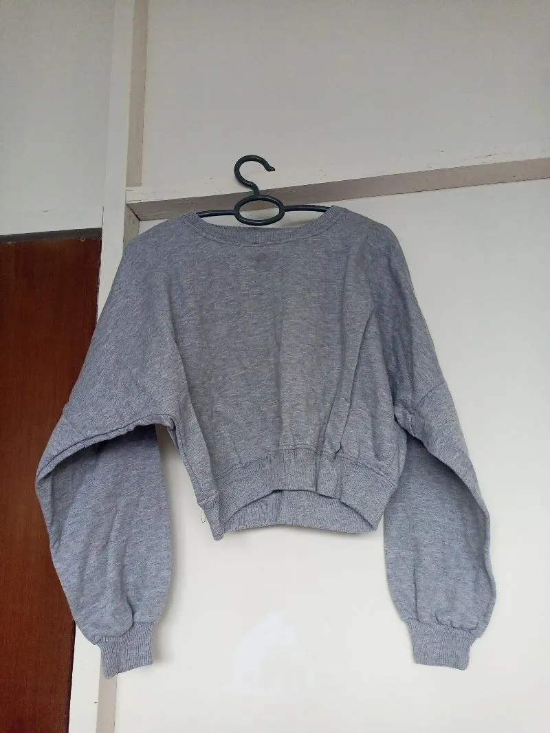 Minimalist Crop top Wanita gray photo 1