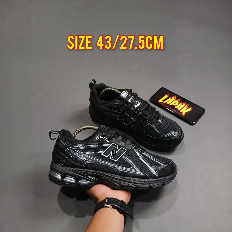 New Balance Sportswear Sneakers Pria black gray photo 1