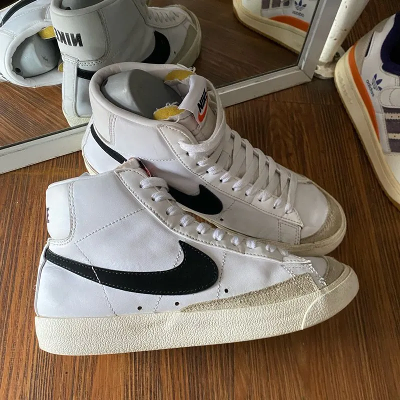 Nike Casual Sneakers Pria white black photo 1