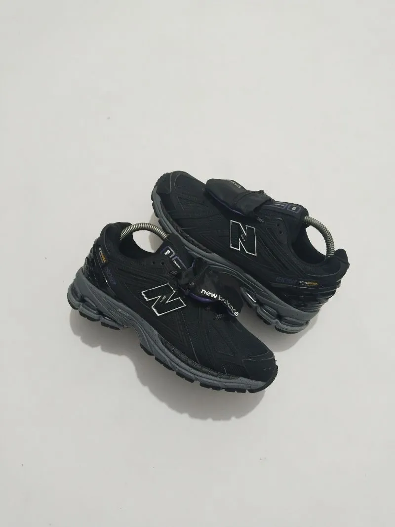 New Balance Casual Sneakers Pria black photo 1