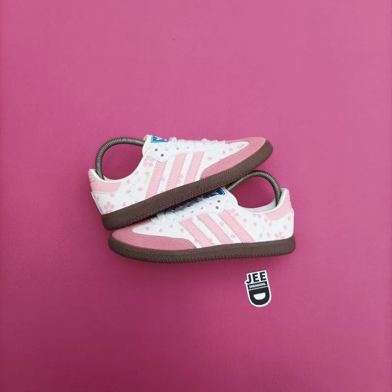 Adidas Streetwear Casual Sneakers Wanita white pink photo 1
