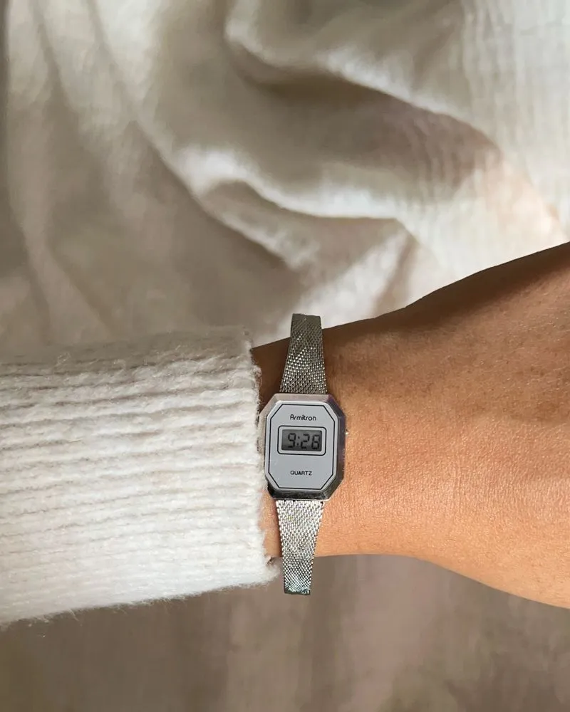 Vintage Minimalist Wanita silver photo 1